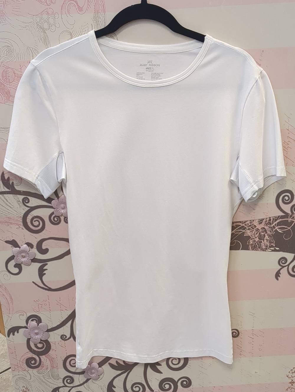 Ruby Ribbon White Short Sleeve Crew Neck Tee